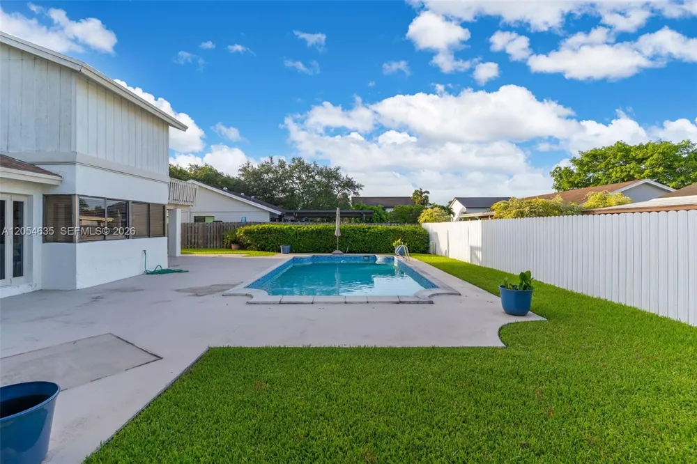 11055 SW 129th Ct Miami, FL 33186