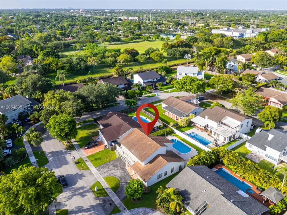 11055 SW 129th Ct Miami, FL 33186