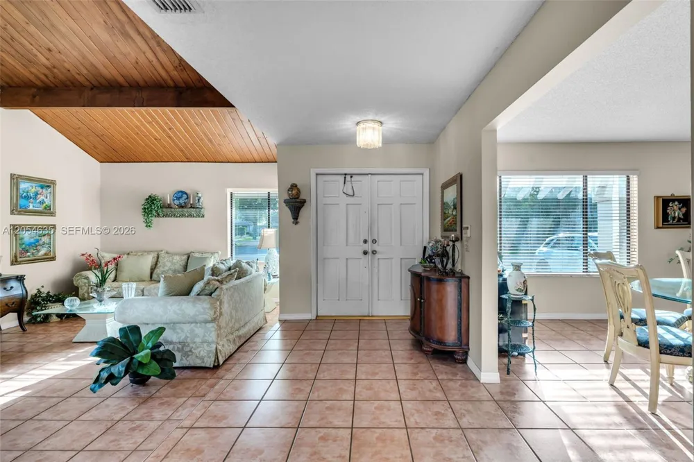 11055 SW 129th Ct Miami, FL 33186