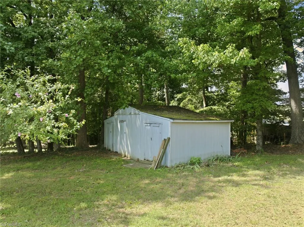 8405 Stafford Mill Road Oak Ridge, NC 27310