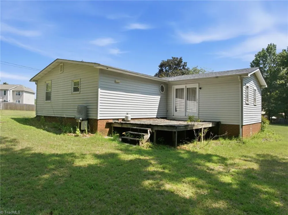 8405 Stafford Mill Road Oak Ridge, NC 27310