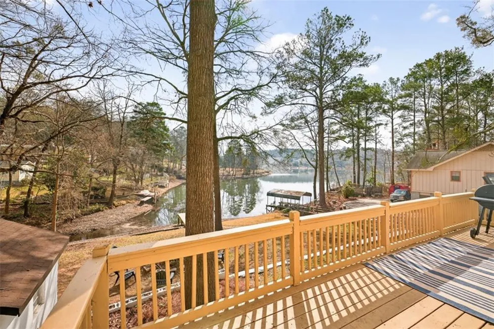 2439 Lakeshore Drive NE Conyers, GA 30012