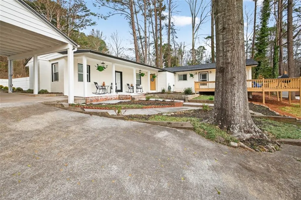 2439 Lakeshore Drive NE Conyers, GA 30012
