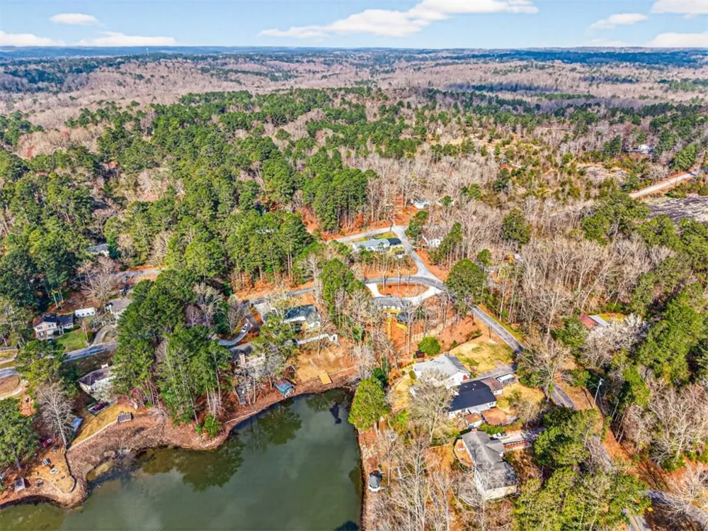 2439 Lakeshore Drive NE Conyers, GA 30012