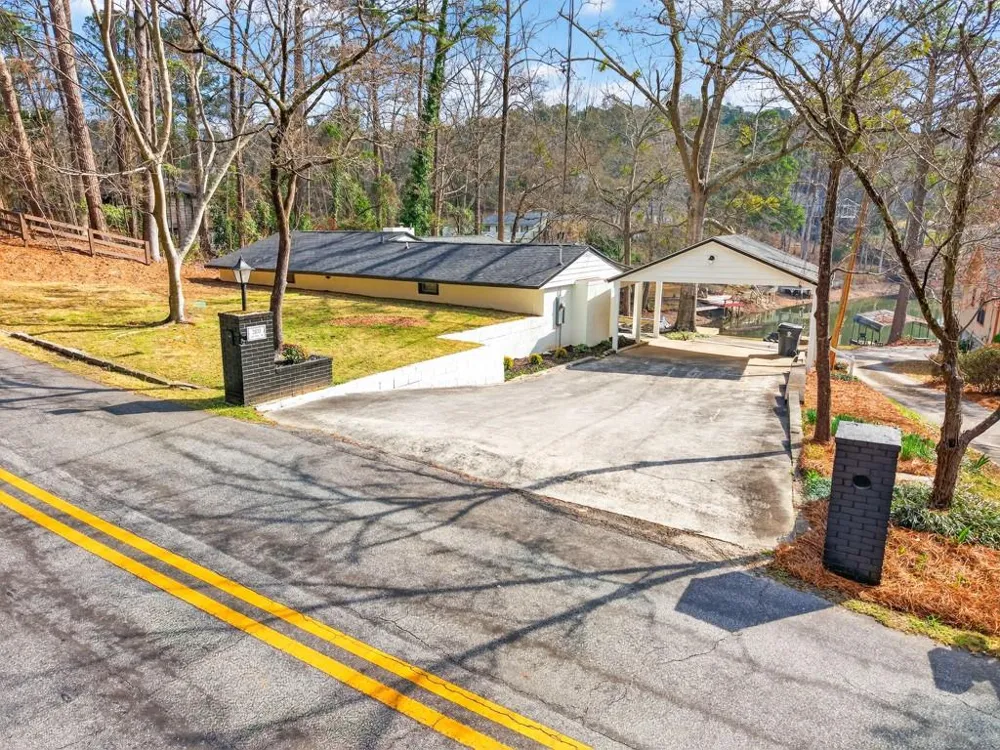 2439 Lakeshore Drive NE Conyers, GA 30012