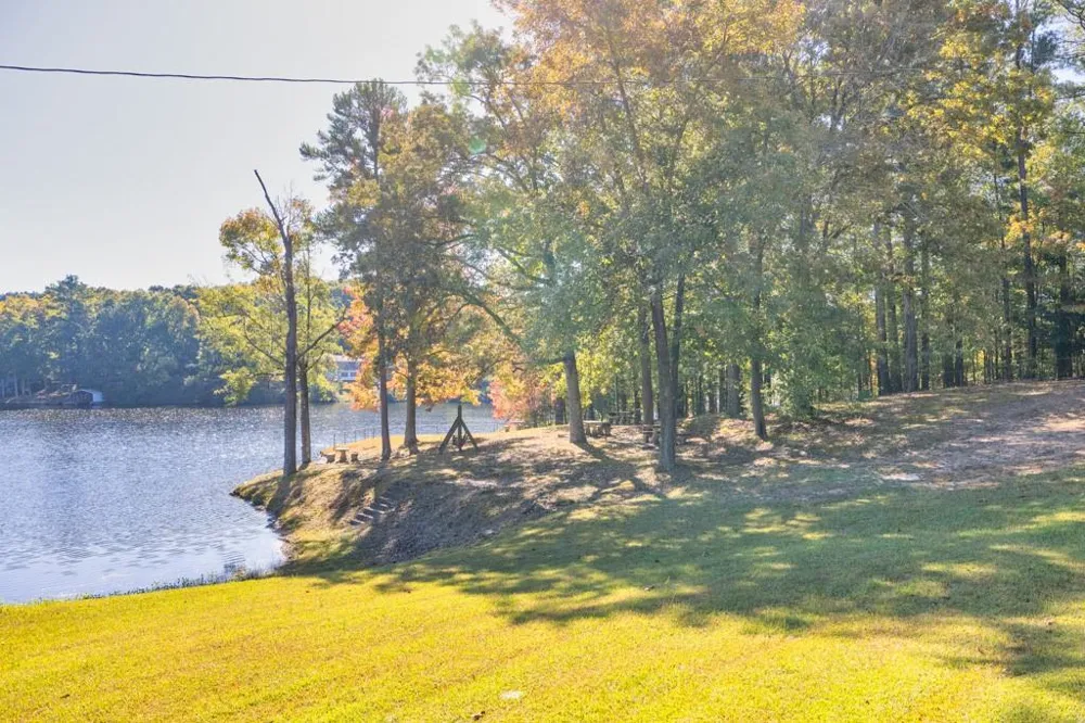 2439 Lakeshore Drive NE Conyers, GA 30012