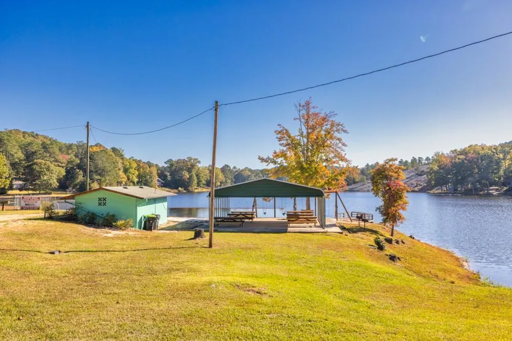 2439 Lakeshore Drive NE Conyers, GA 30012