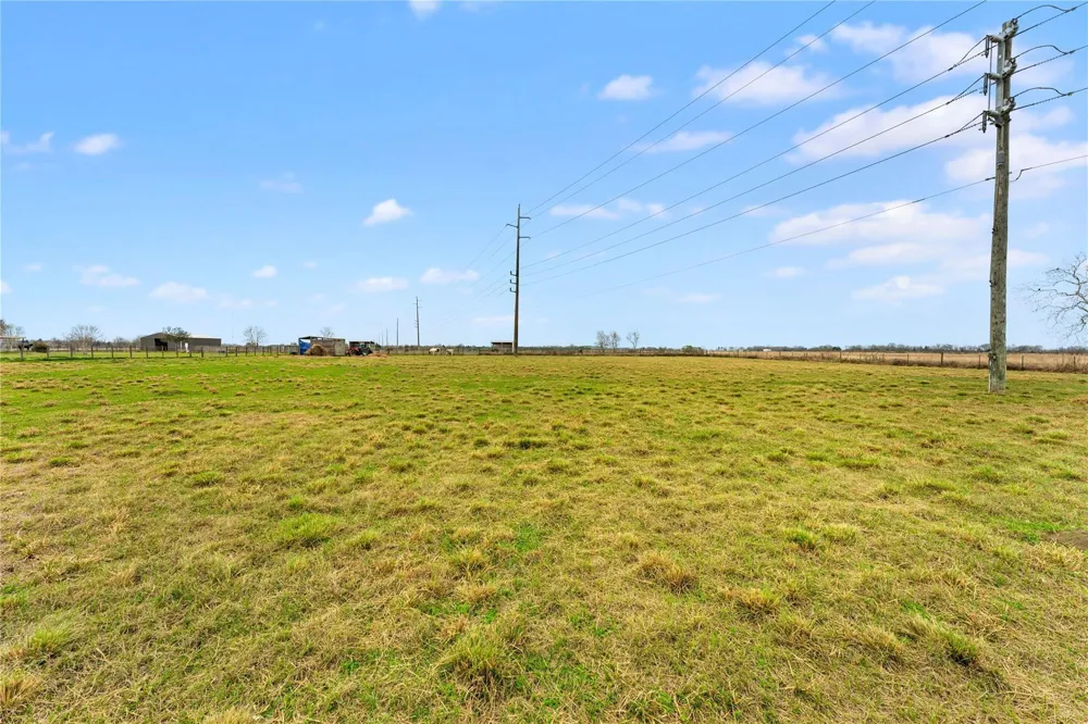 311 County Road 18 Damon, TX 77430