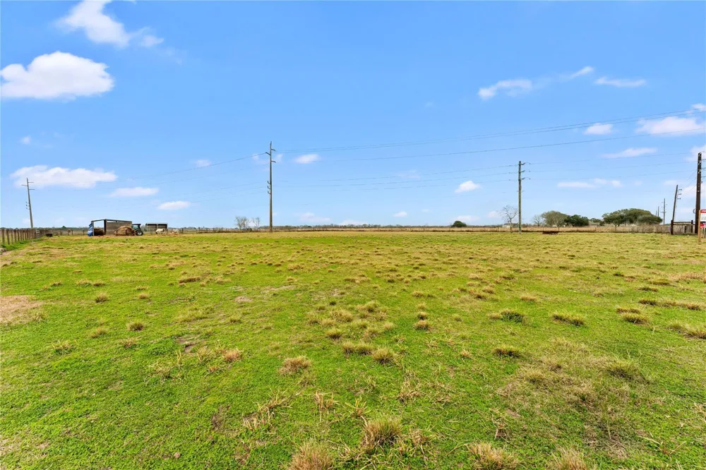 311 County Road 18 Damon, TX 77430