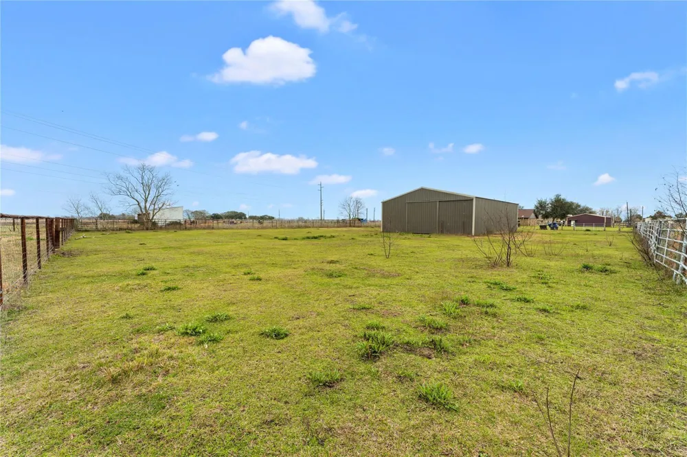 311 County Road 18 Damon, TX 77430