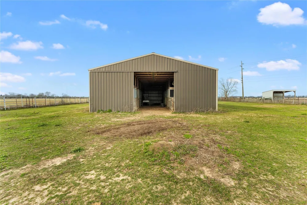 311 County Road 18 Damon, TX 77430