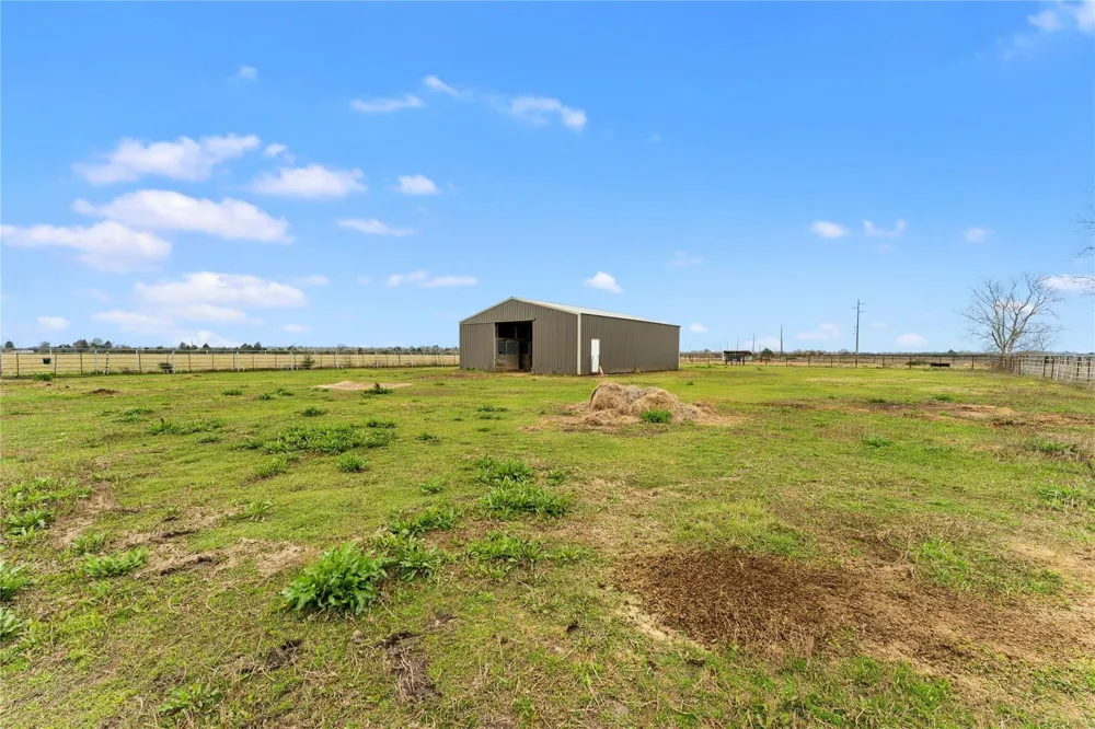 311 County Road 18 Damon, TX 77430