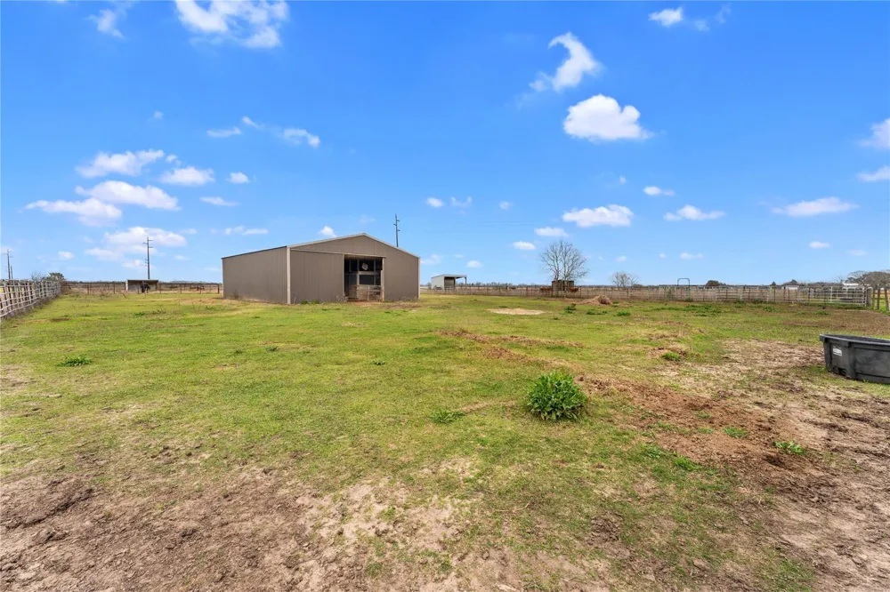 311 County Road 18 Damon, TX 77430