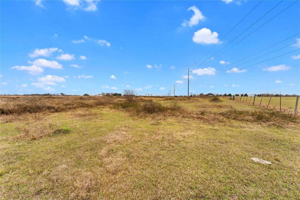 311 County Road 18 Damon, TX 77430