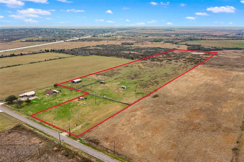 311 County Road 18 Damon, TX 77430