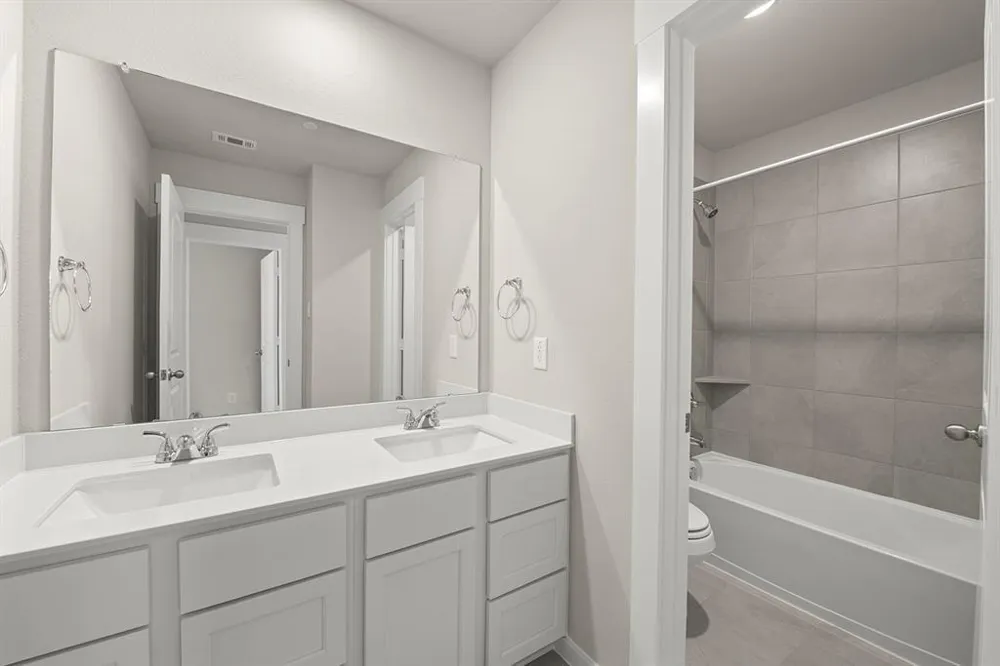 2738 Mariposa Creek Drive Rosharon, TX 77583
