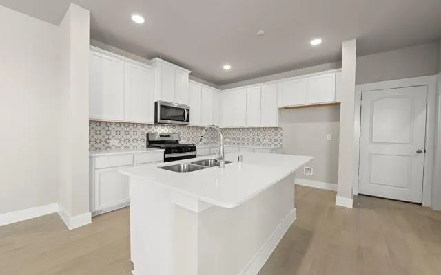 2738 Mariposa Creek Drive Rosharon, TX 77583