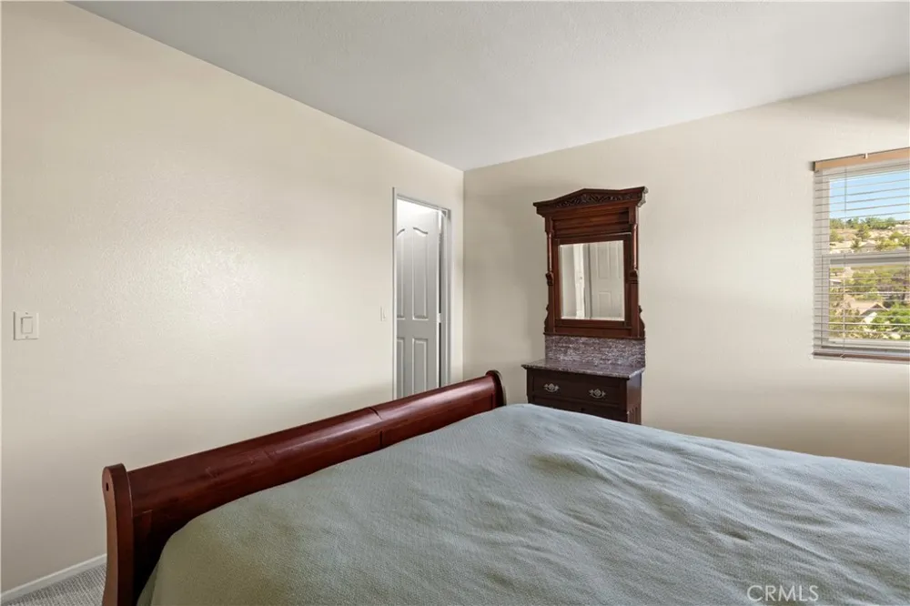34016 Desert Acton, CA 93510