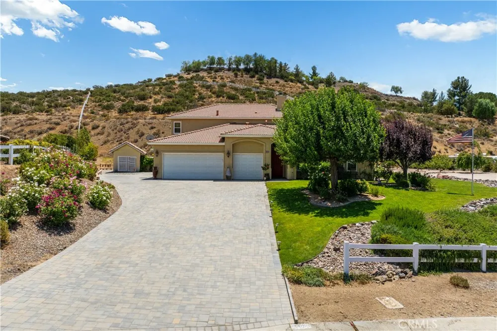 34016 Desert Acton, CA 93510
