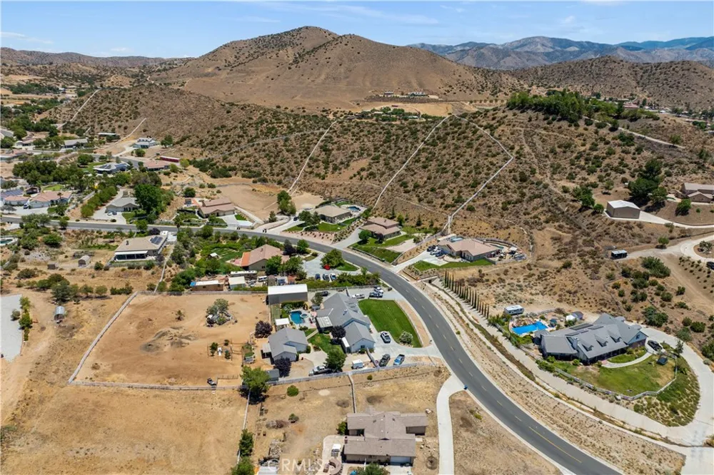 34016 Desert Acton, CA 93510