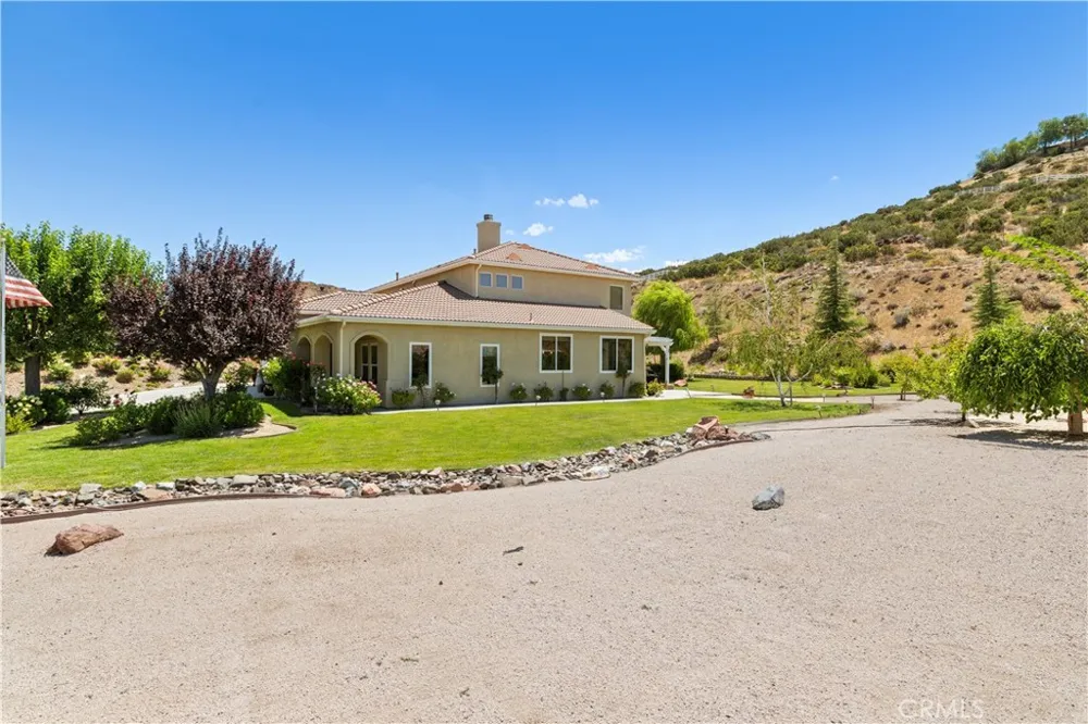 34016 Desert Acton, CA 93510