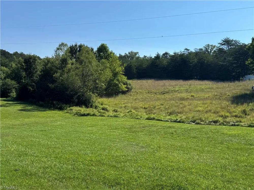 7.75 Goff Road King, NC 27021