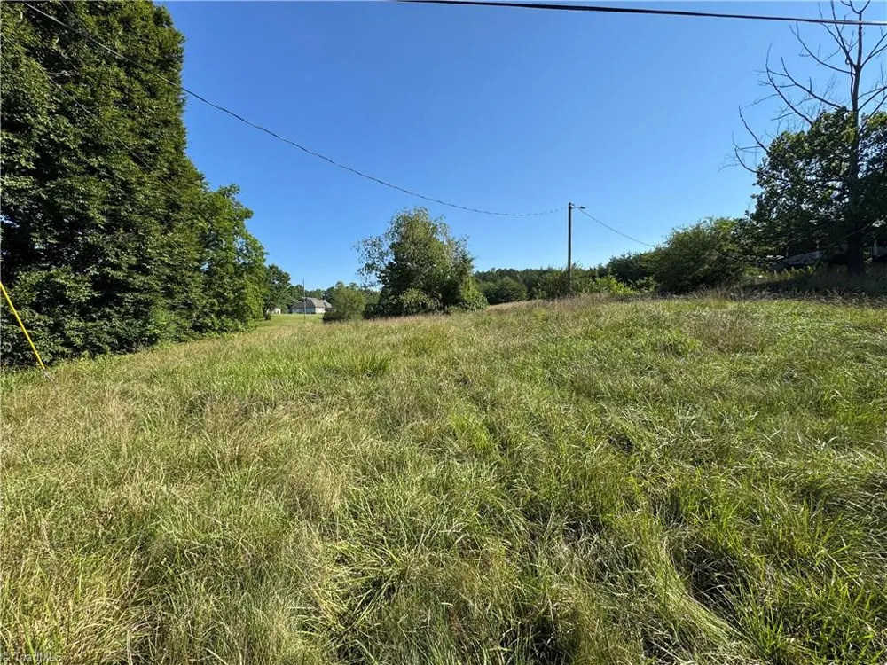 7.75 Goff Road King, NC 27021