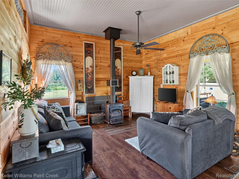 4107 Pine Street Clement Township, MI 48624