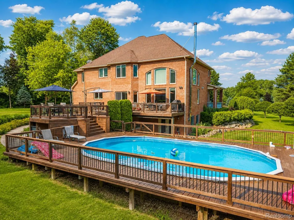 13445 Millie Court Holly Township, MI 48442