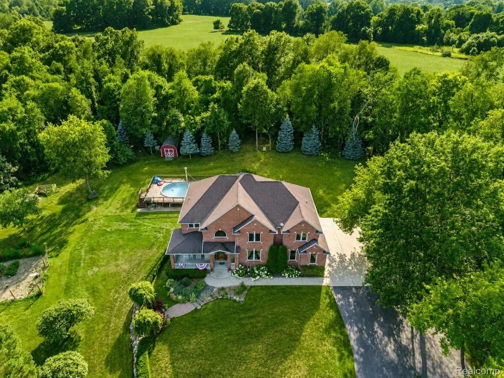 13445 Millie Court Holly Township, MI 48442