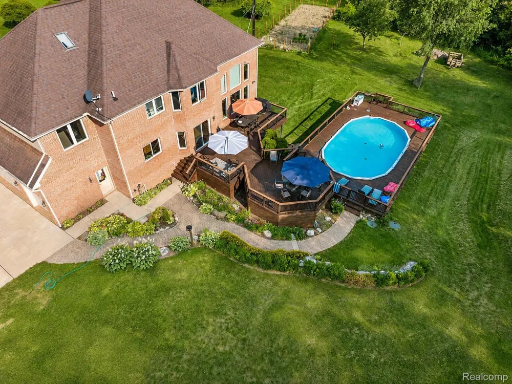 13445 Millie Court Holly Township, MI 48442