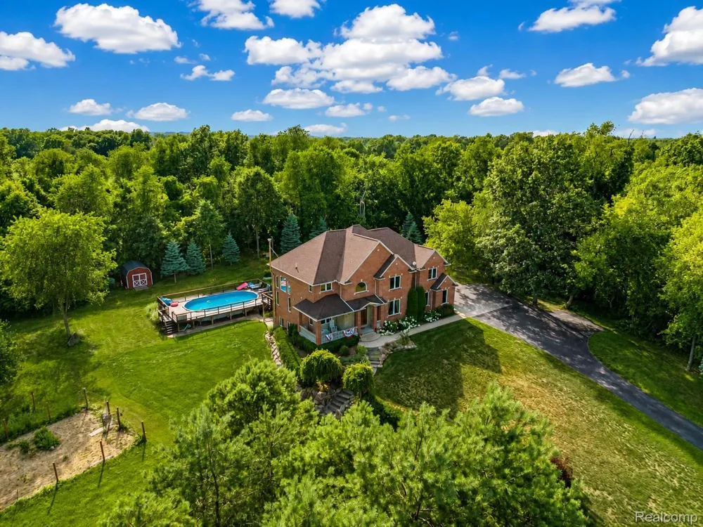 13445 Millie Court Holly Township, MI 48442