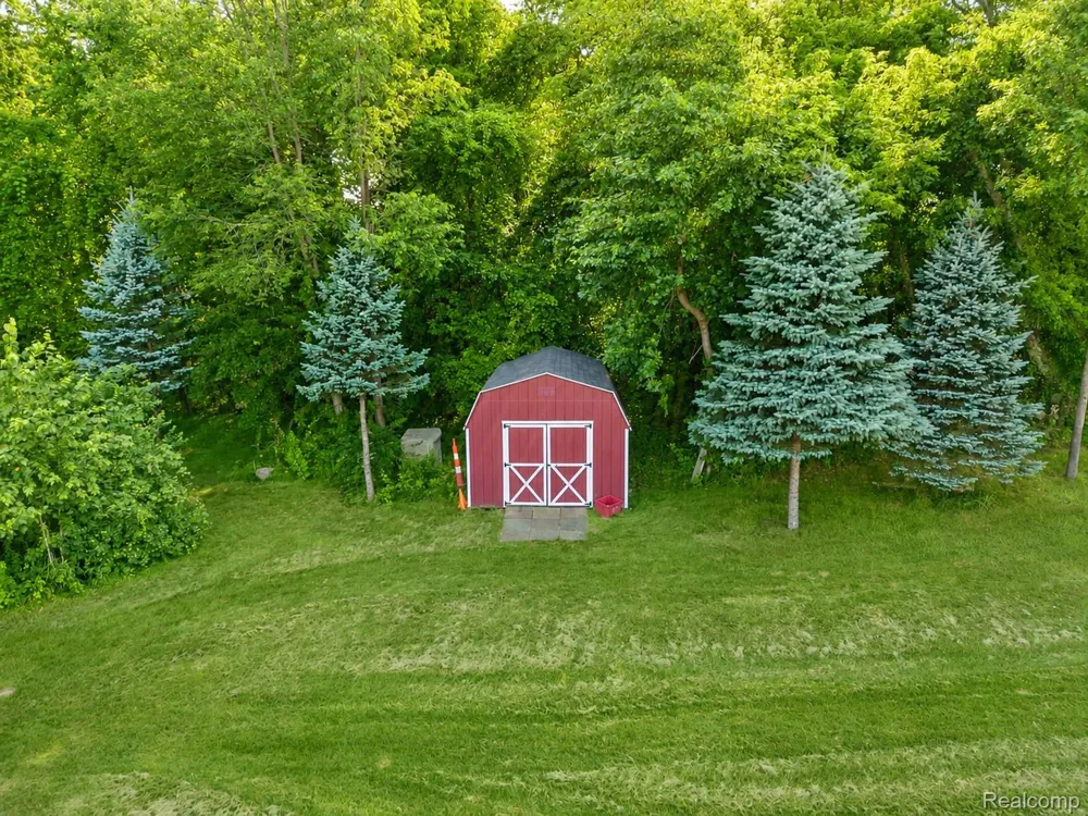 13445 Millie Court Holly Township, MI 48442