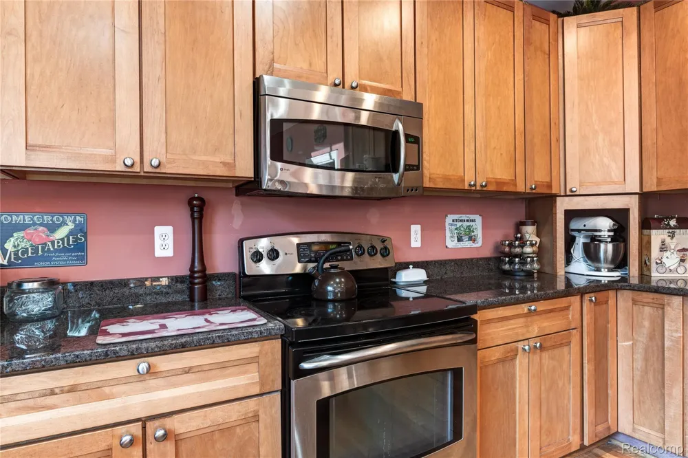 13445 Millie Court Holly Township, MI 48442