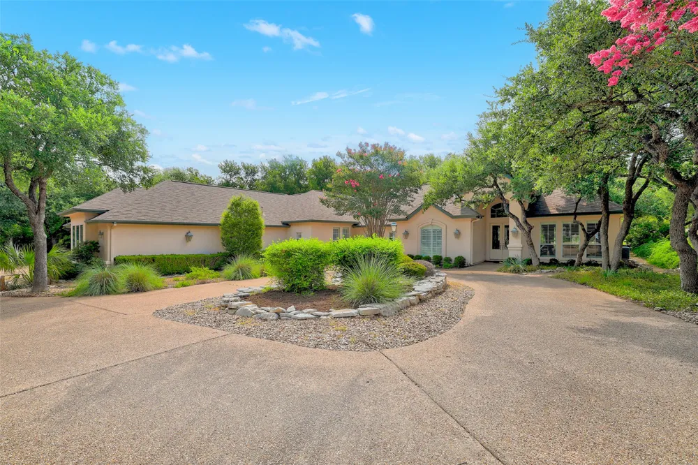 33 Meadows End Georgetown, TX 78628