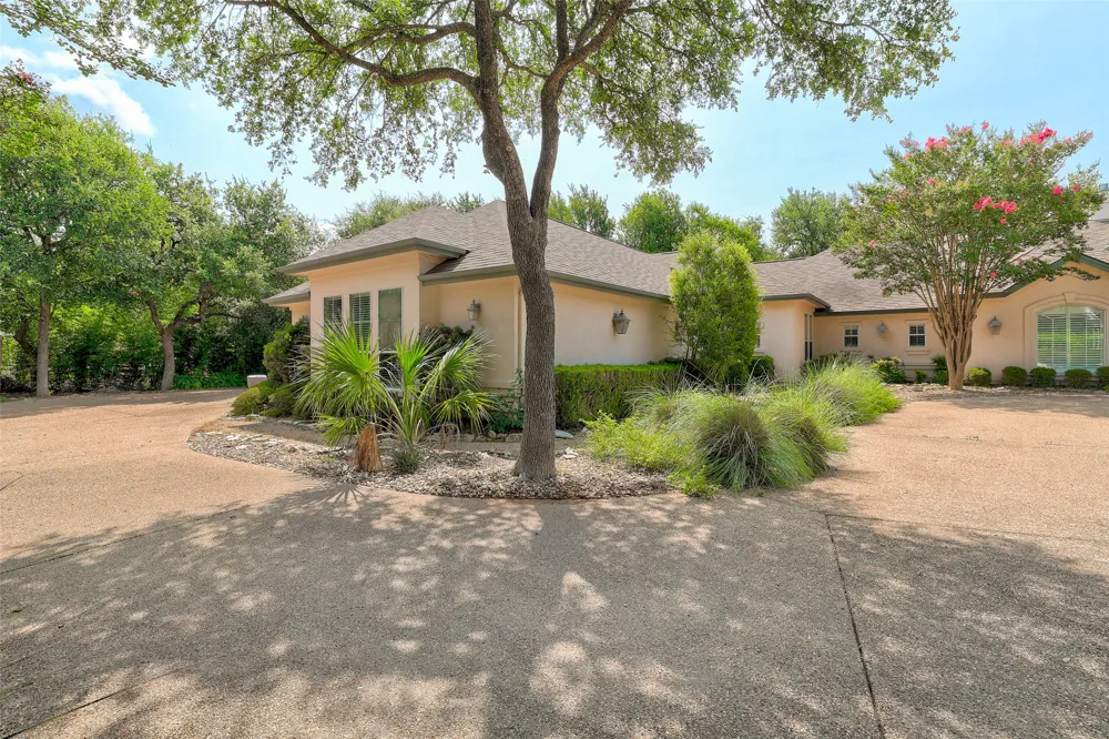33 Meadows End Georgetown, TX 78628