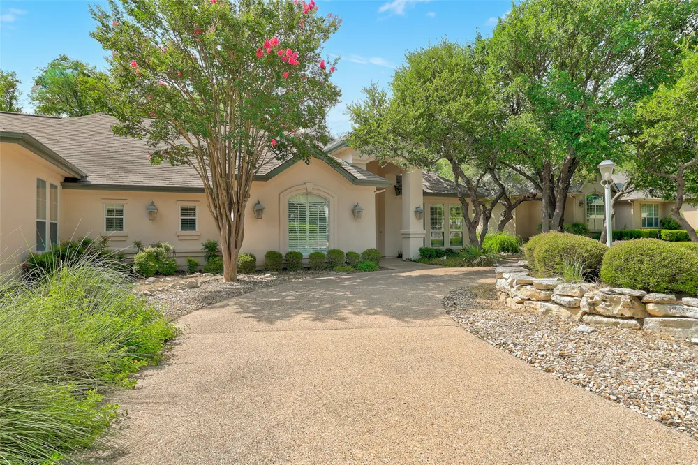 33 Meadows End Georgetown, TX 78628
