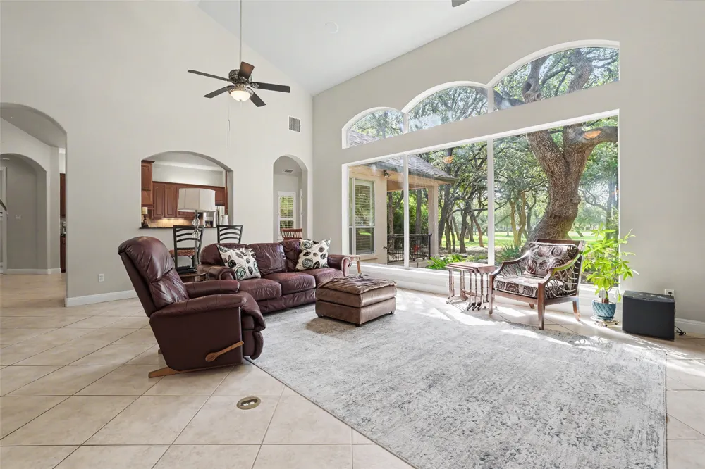 33 Meadows End Georgetown, TX 78628