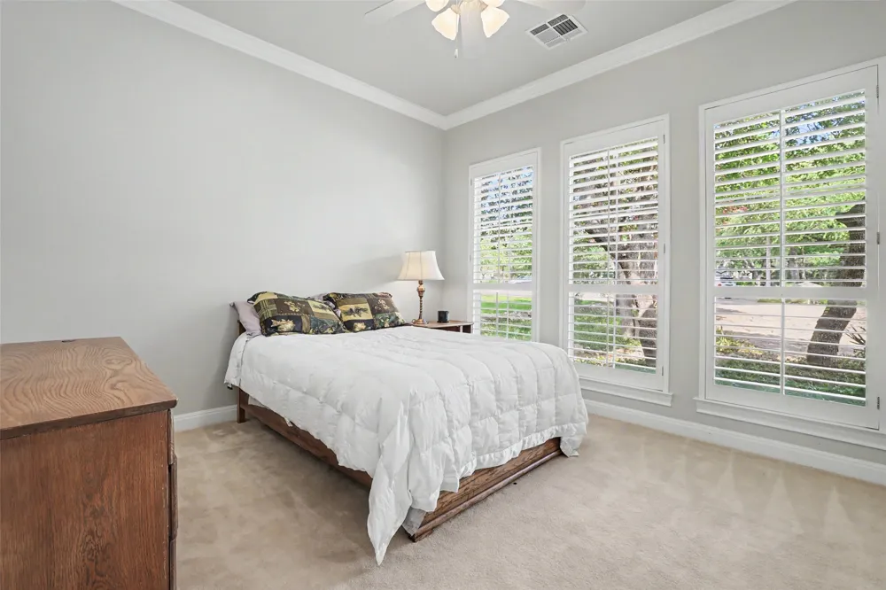 33 Meadows End Georgetown, TX 78628