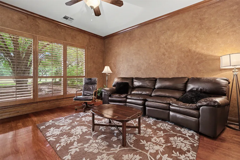 33 Meadows End Georgetown, TX 78628