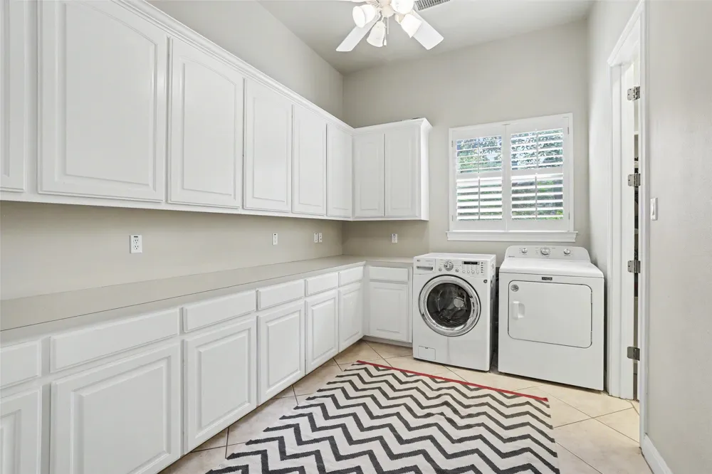 33 Meadows End Georgetown, TX 78628