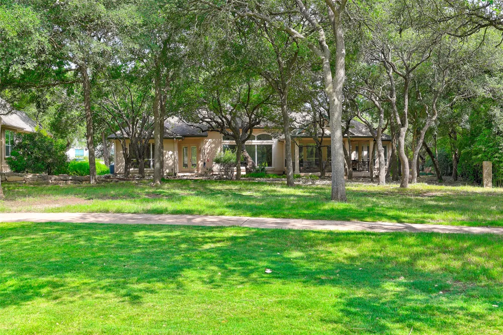 33 Meadows End Georgetown, TX 78628