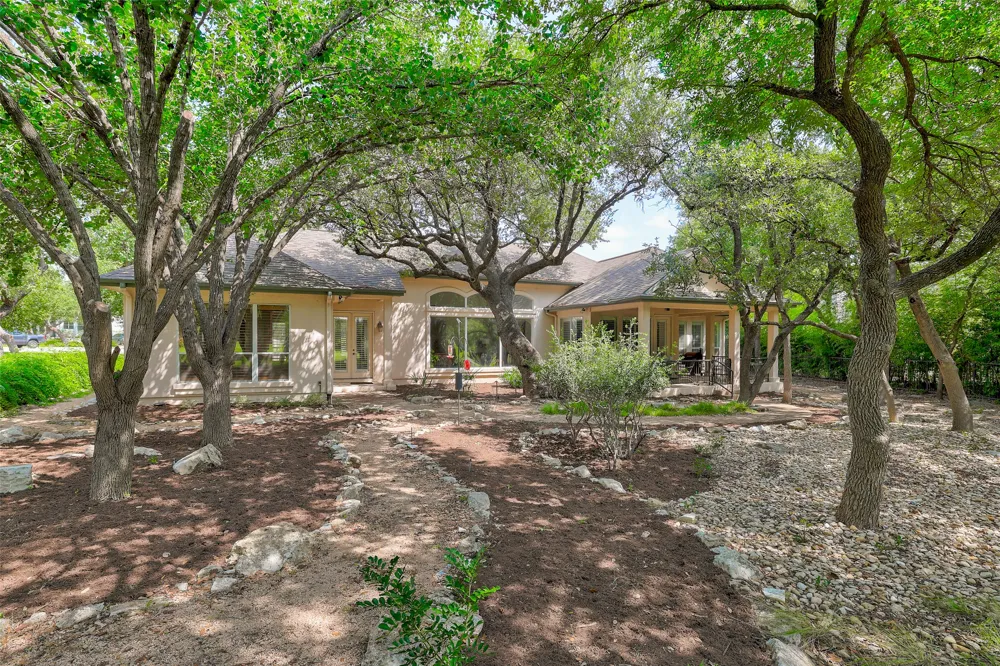 33 Meadows End Georgetown, TX 78628