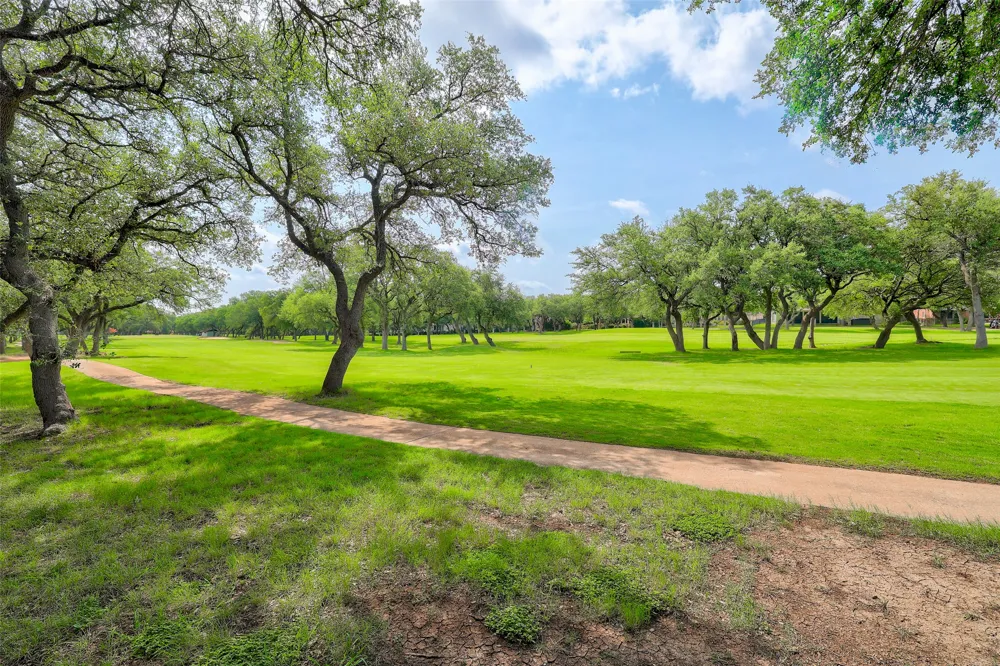33 Meadows End Georgetown, TX 78628