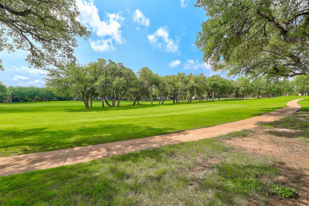 33 Meadows End Georgetown, TX 78628