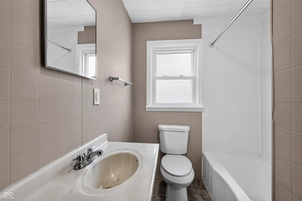 331 20th Avenue Beech Grove, IN 46107