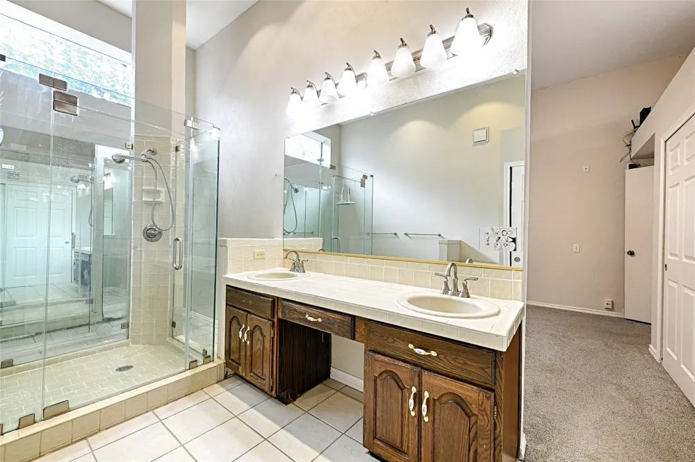 14900 Le Grande Drive Addison, TX 75001