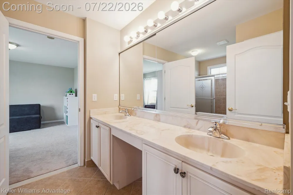 24323 BELLINGHAM DRIVE Novi City, MI 48374