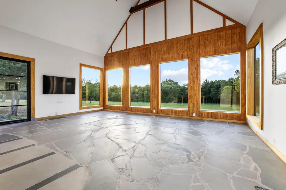 511 County Road 4264 Leonard, TX 75452