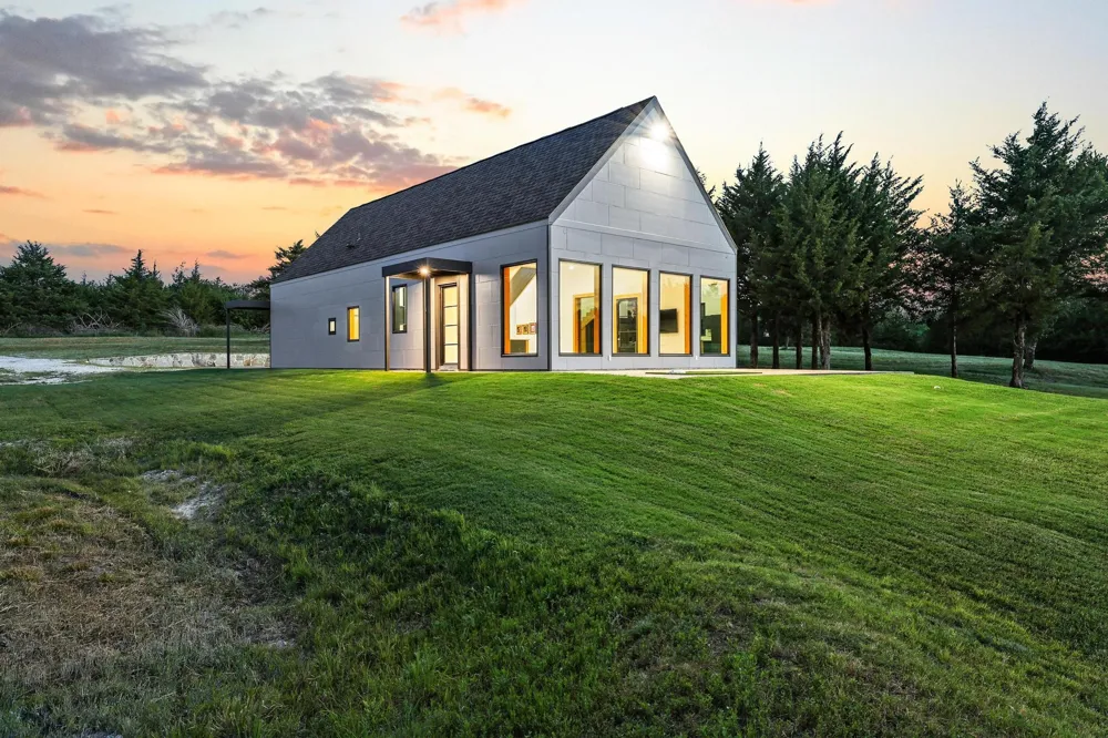 511 County Road 4264 Leonard, TX 75452